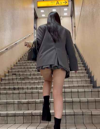 HONEYsPOT PPV このミニスカで階段をノーガードでのぼる女子大生生パン見え min.zip