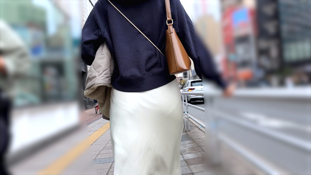 HONEYsPOT PPV 【４K・高画質】#50 白いロンスカが風で張り付き浮き出るお尻の形とPラインに熱視線 sr-50.mp4