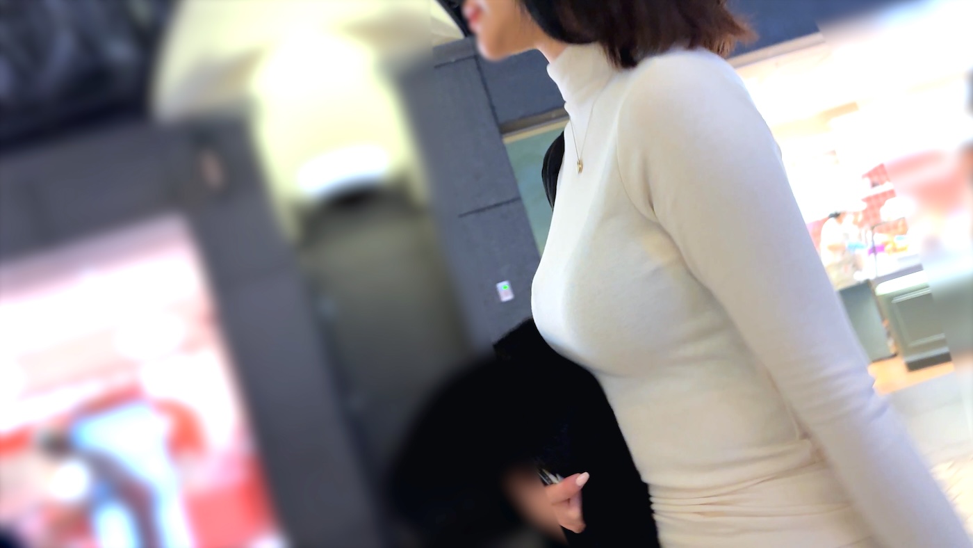 HONEYsPOT PPV 【４K・高画質】至高の膨らみ #17 ブラが透けすぎ韓国風女子と並走して横からの眺めを堪能 yc-17.mp4