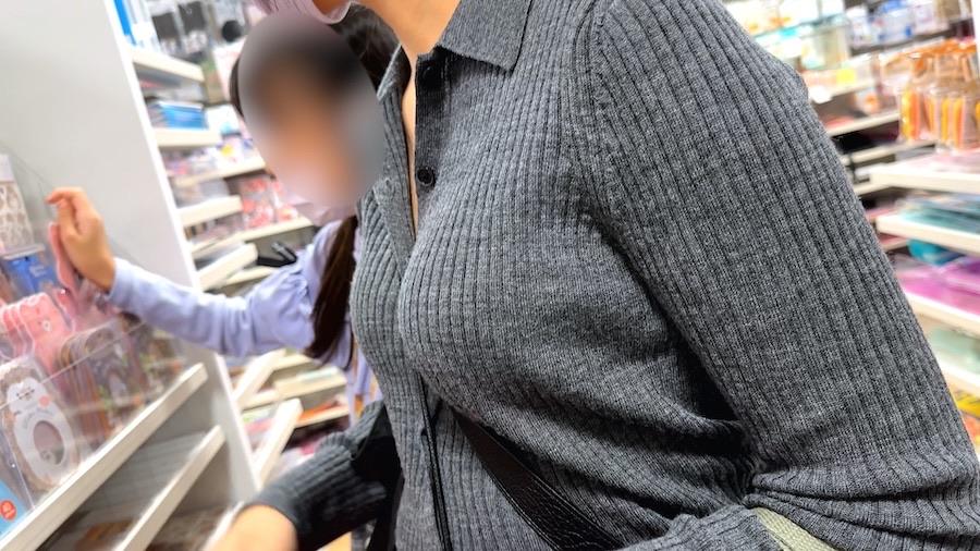 HONEYsPOT PPV 【４K・高画質】至高の膨らみ #4 美人ママさんのパイスラで強調されるニット乳を至近距離から視姦 yc-4.mp4