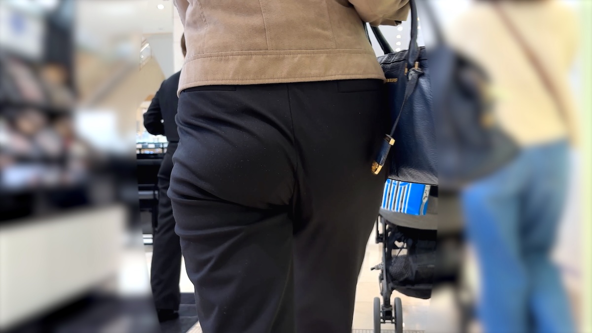 HONEYsPOT PPV 【４K・高画質】#44 美淑女OLさんのムニュムニュ揺れる熟したエロ尻を追いかけて sr-44.mp4